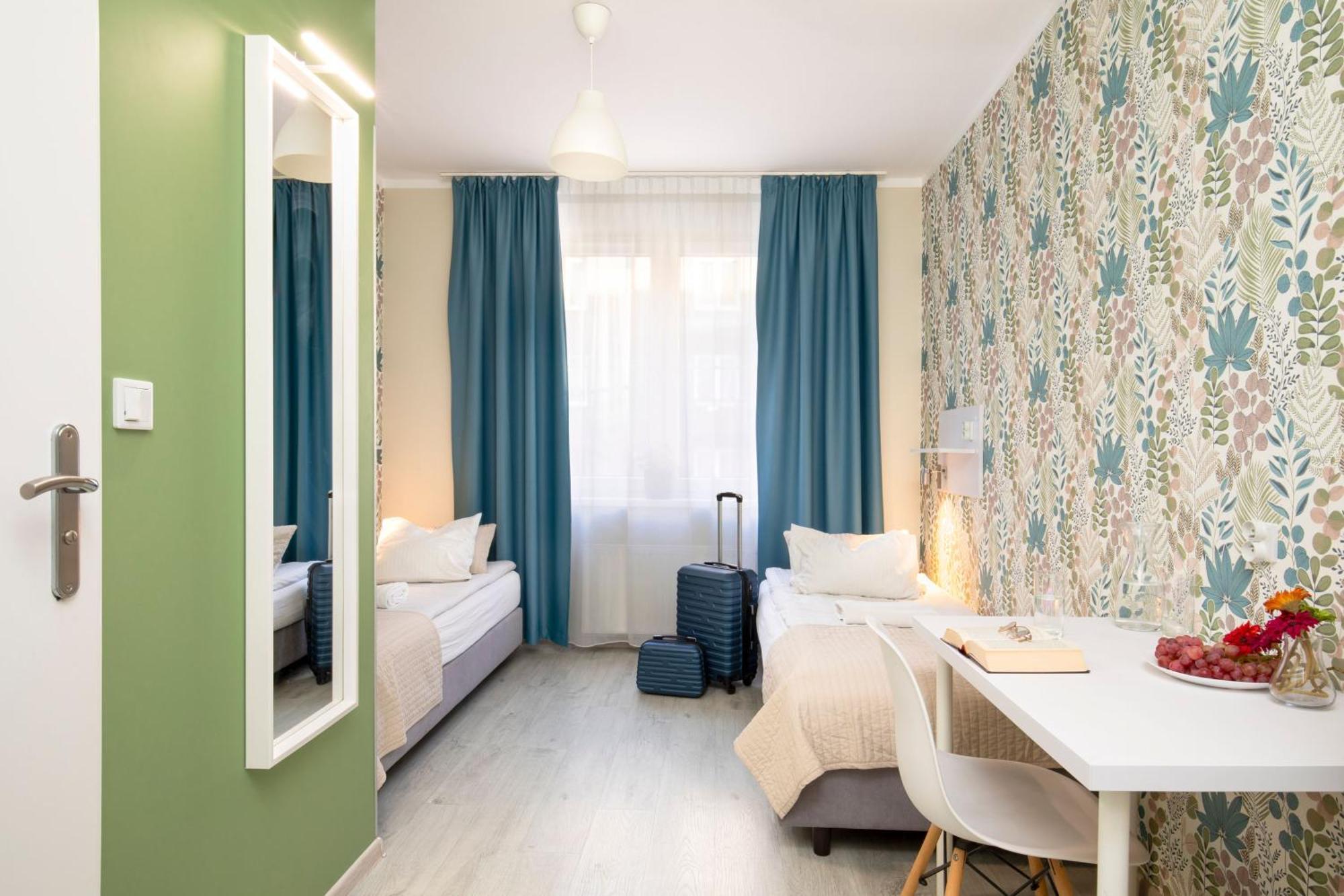Deluxe Twin Room Bathroom